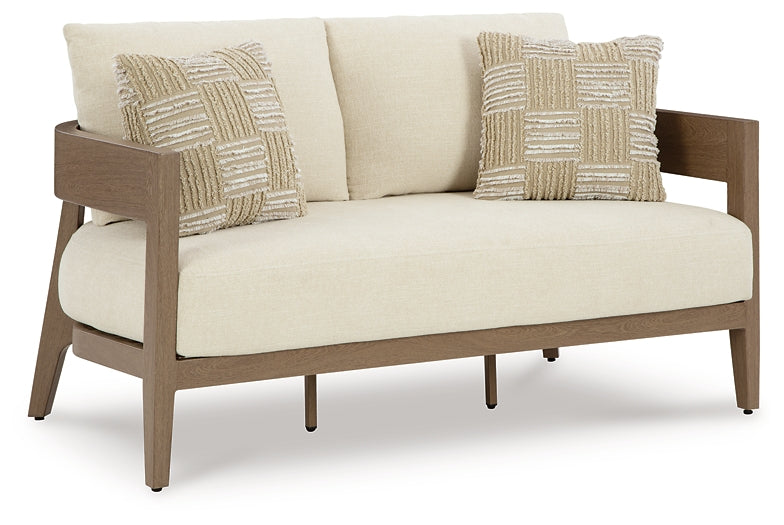 Serene Bay Loveseat w/Cushion